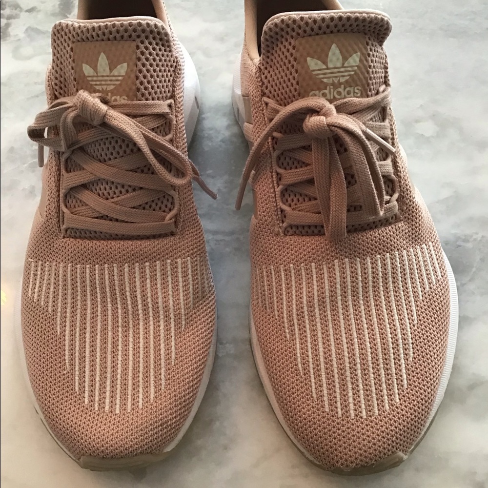 Adidas Swift Run